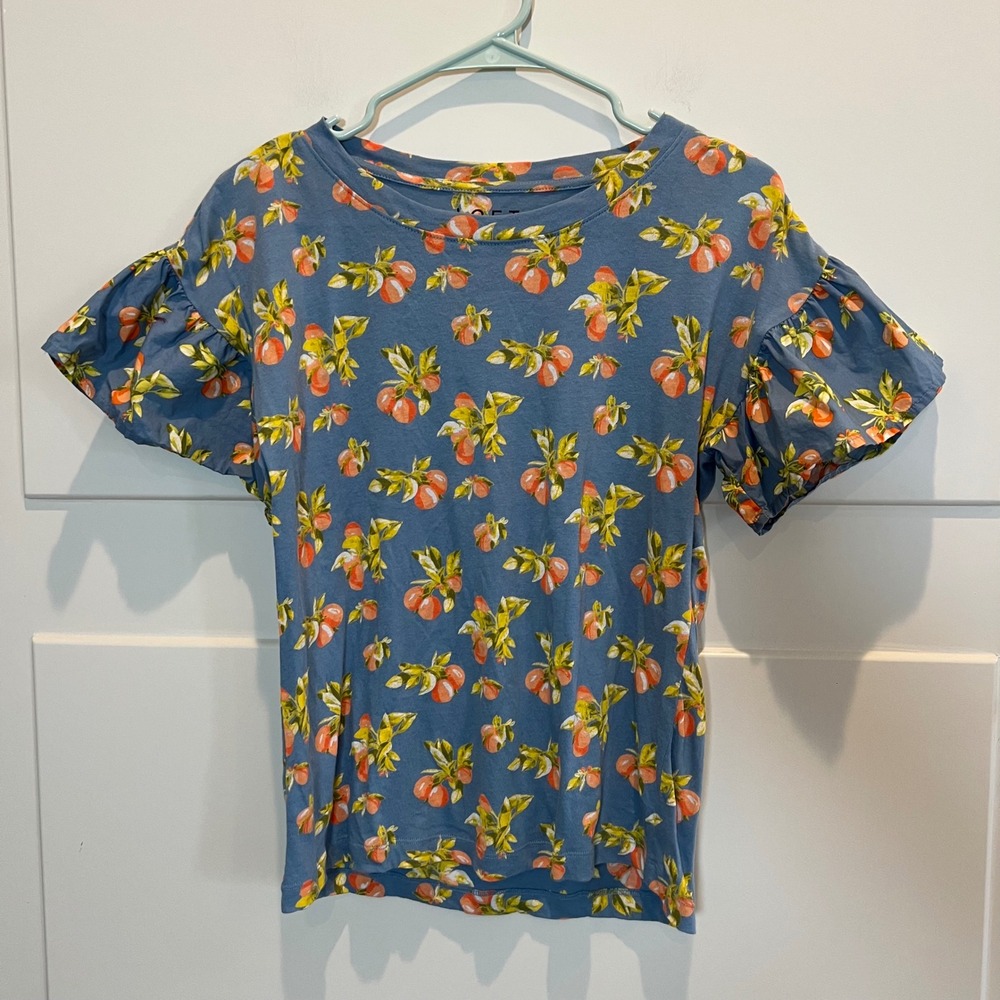 LOFT Women's small Peach Print‎ Ruffle Sleeve T-Shirt  Blue Petite Top Fruit